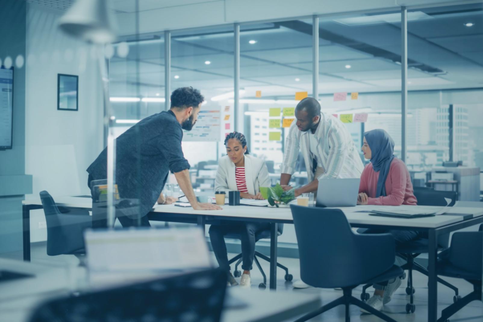 Interfaz de herramientas analíticas mostrando reportes de rendimiento